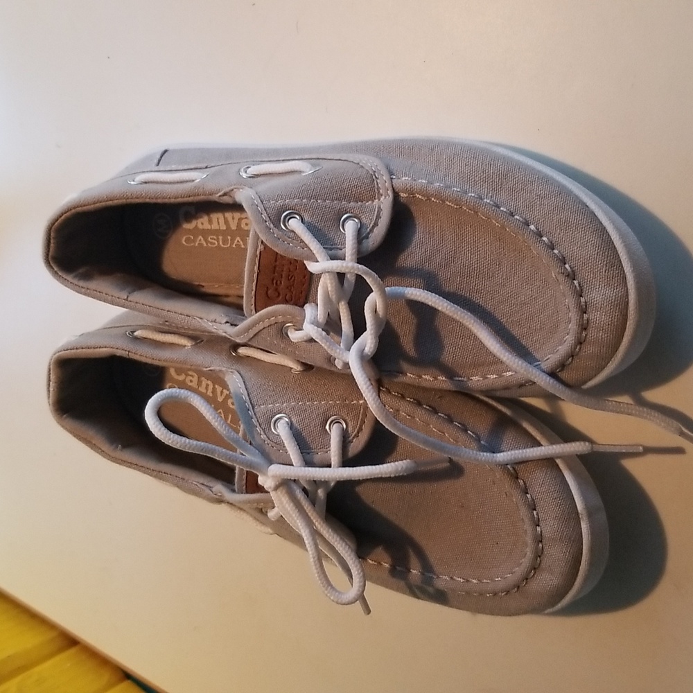 Women's M or 5/6 (6) slip on shoes